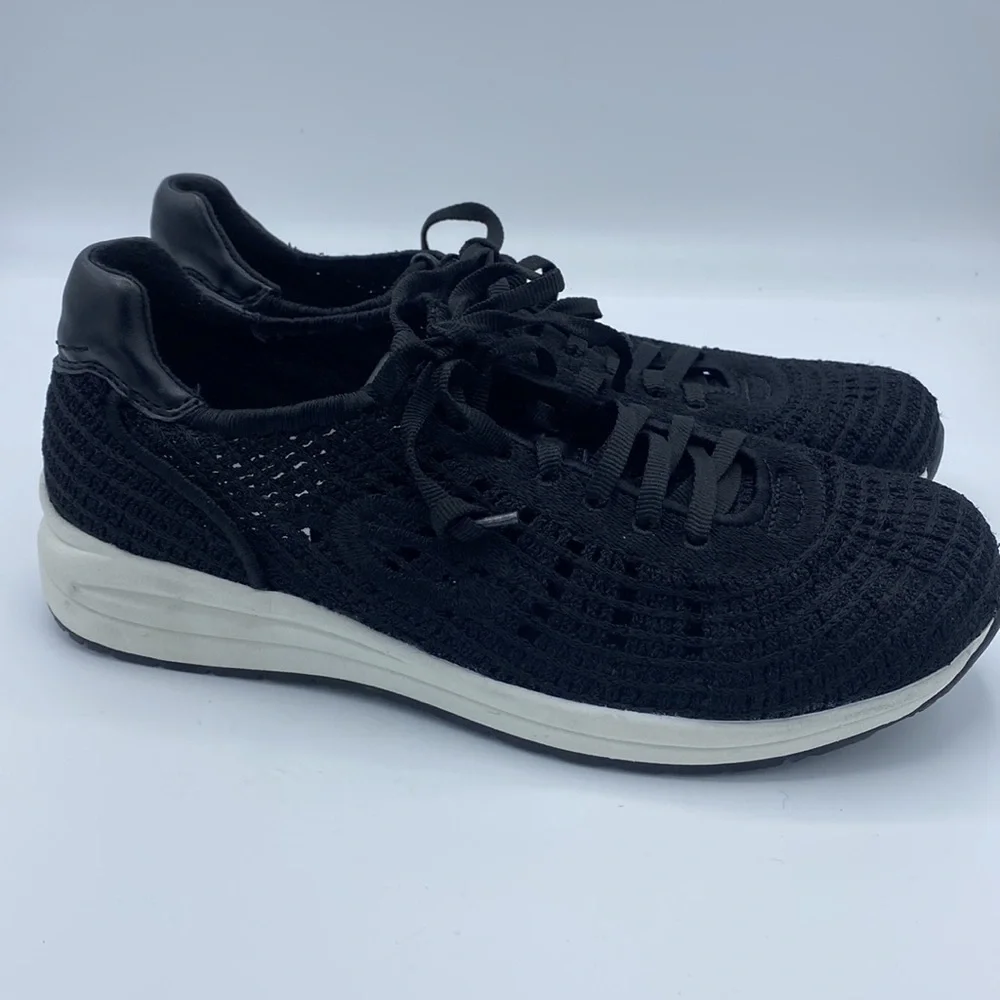 Earth‎ Sneakers Size 7 NWOB